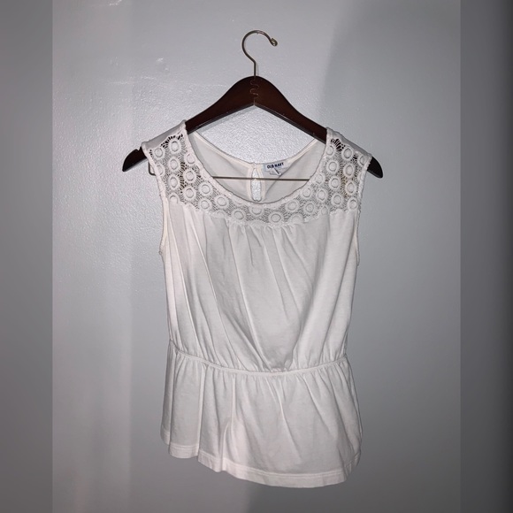 Old Navy white top - Picture 1 of 1